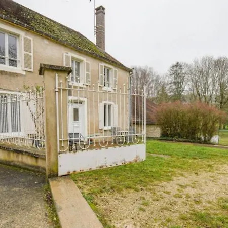 Semesterbostad Aux Deux Cheminees Chervey