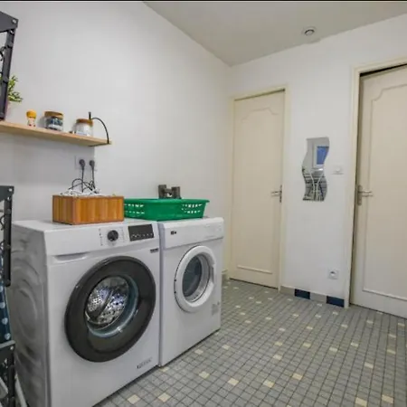 Semesterbostad Aux Deux Cheminees